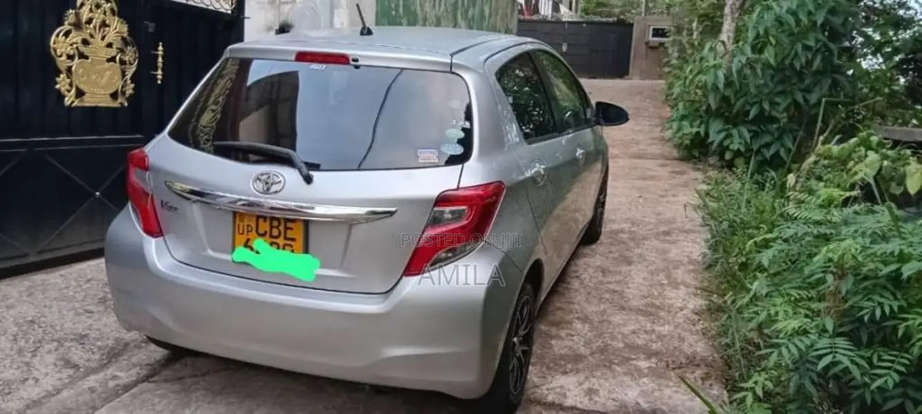 Toyota Vitz 2015 Car (Used)