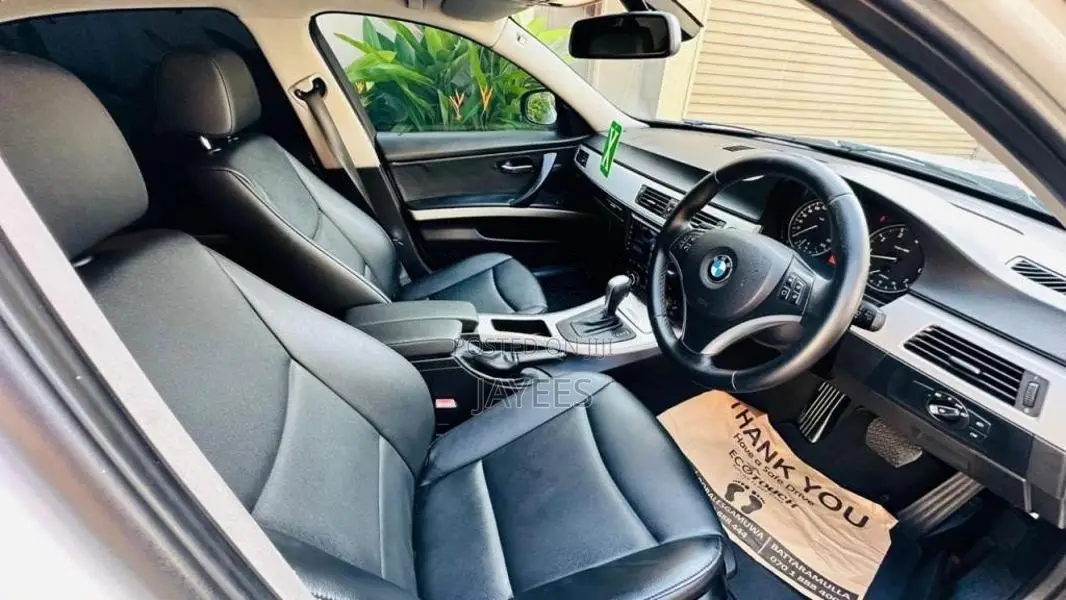 BMW 320i 2011 Car (Used)