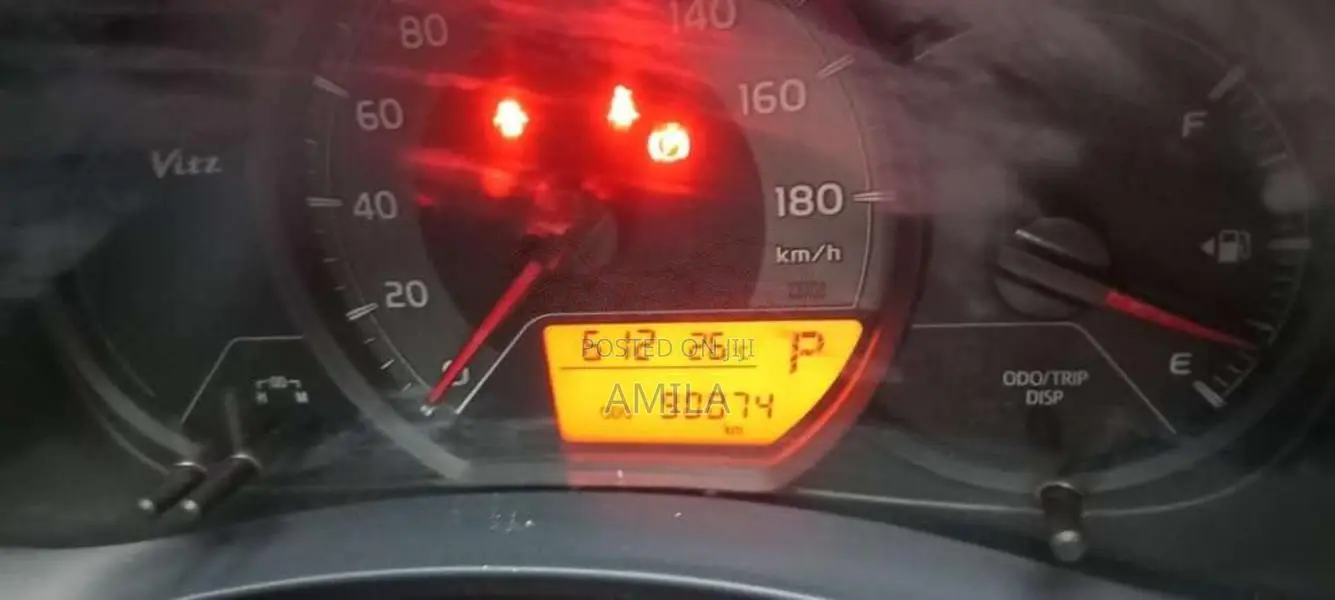 Toyota Vitz 2015 Car (Used)