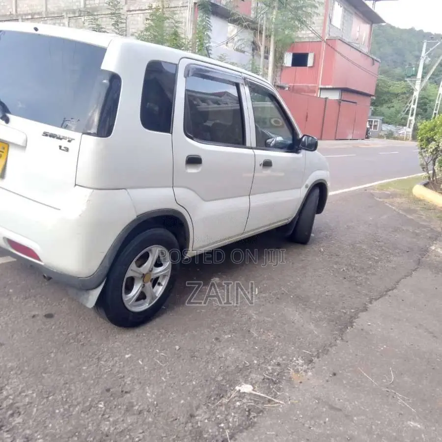 Suzuki Swift 2004 Car (Used)