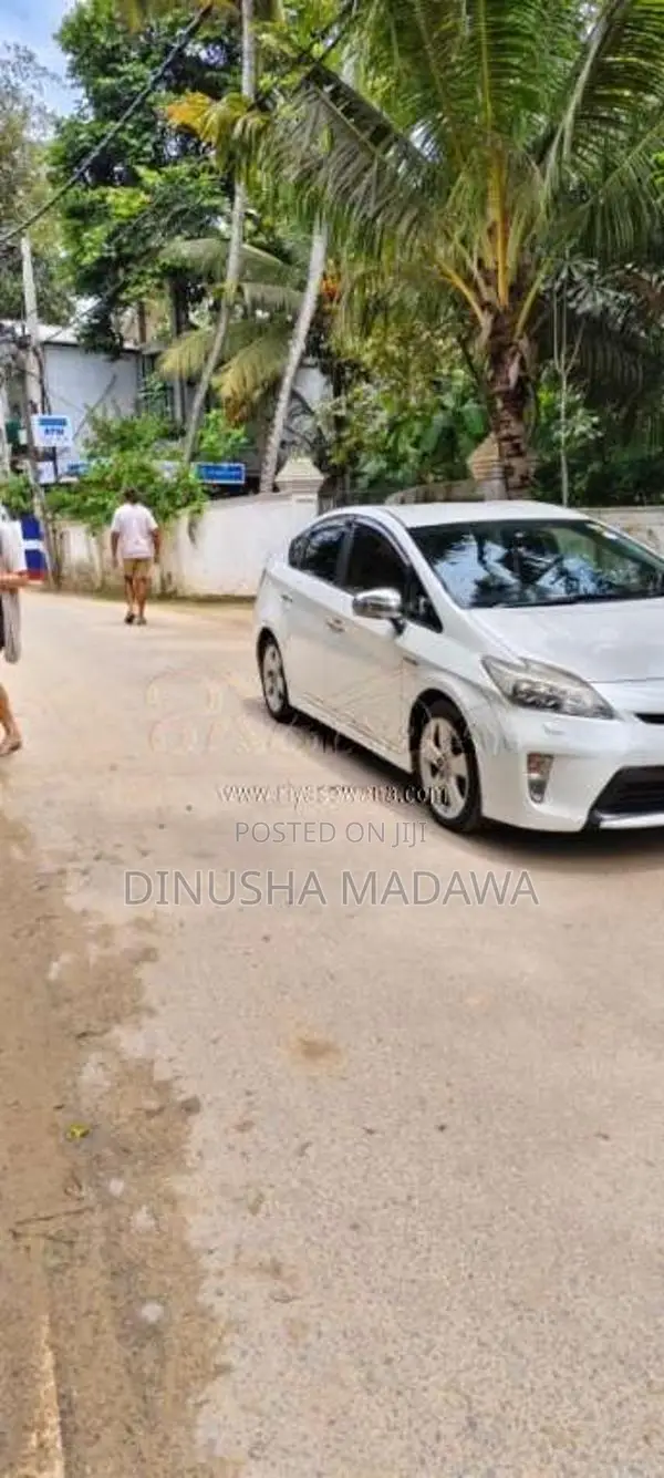Toyota Prius 2014 Car (Used)