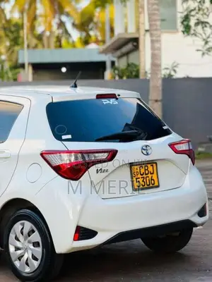 Toyota Vitz 2017 Car (Used)