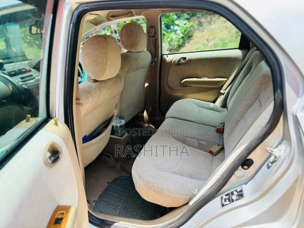 Honda Fit 2006 Car (Used)