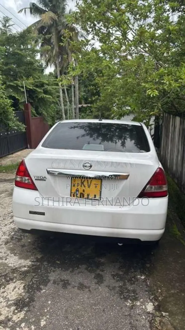 Nissan Tiida Latio 2012 Car (Used)