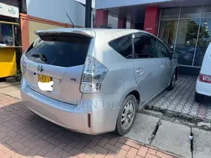 Toyota Prius 2012 Car (Used)