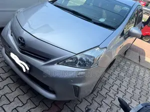 Toyota Prius 2012 Car (Used)