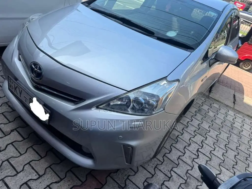 Toyota Prius 2012 Car (Used)