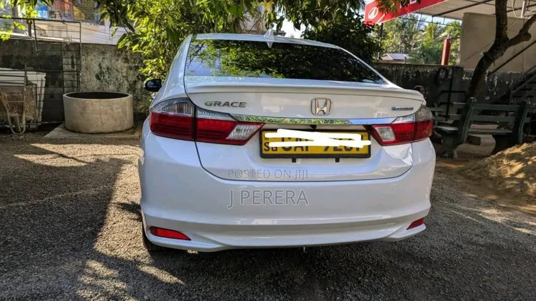 Honda Grace 2015 Car (Used)