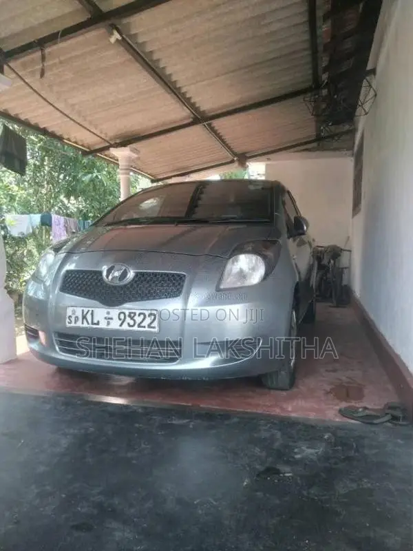 Toyota Vitz 2007 Car (Used)