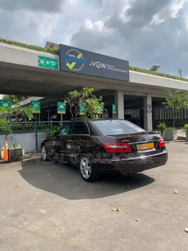 Mercedes-Benz E200 2010 Car (Used)