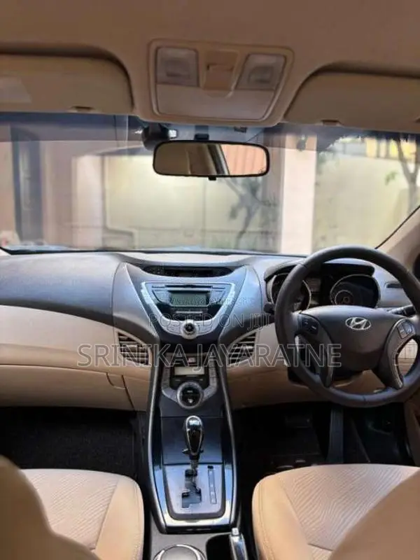 Hyundai Elantra 2012 Car (Used)