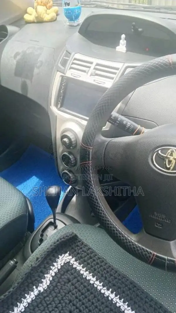 Toyota Vitz 2007 Car (Used)