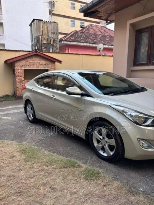 Hyundai Elantra 2012 Car (Used)