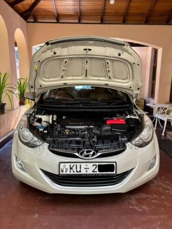 Hyundai Elantra 2012 Car (Used)