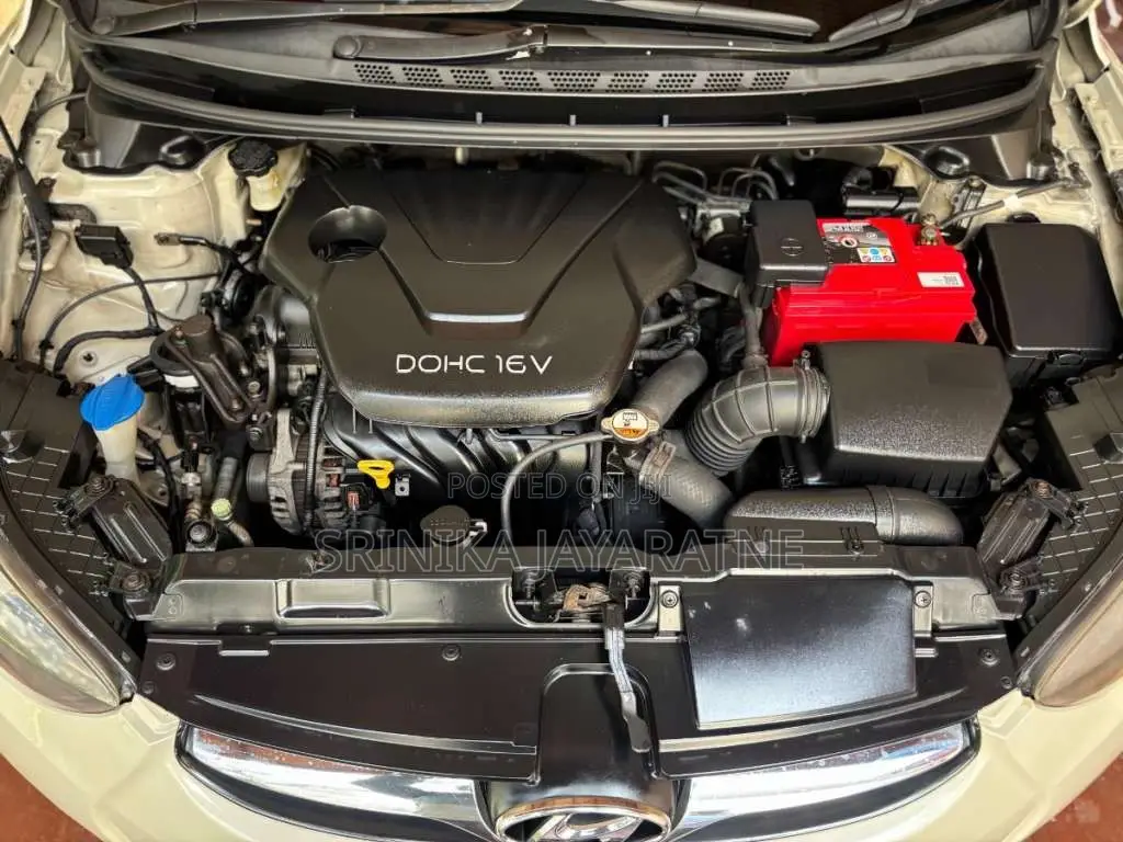 Hyundai Elantra 2012 Car (Used)