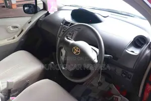 Toyota Vitz 2007 Car (Used)
