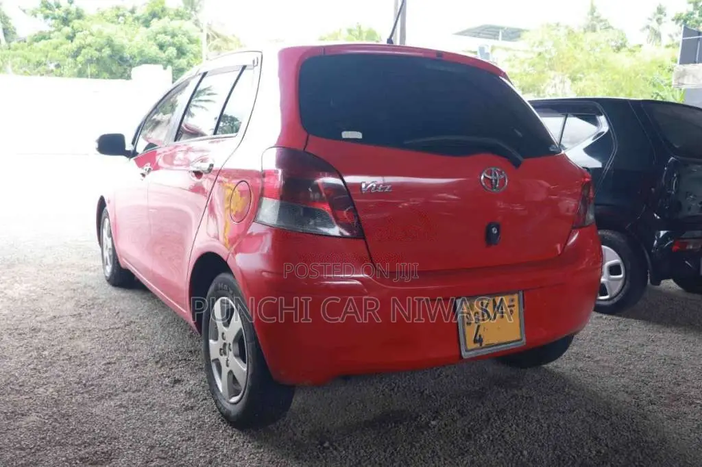 Toyota Vitz 2007 Car (Used)