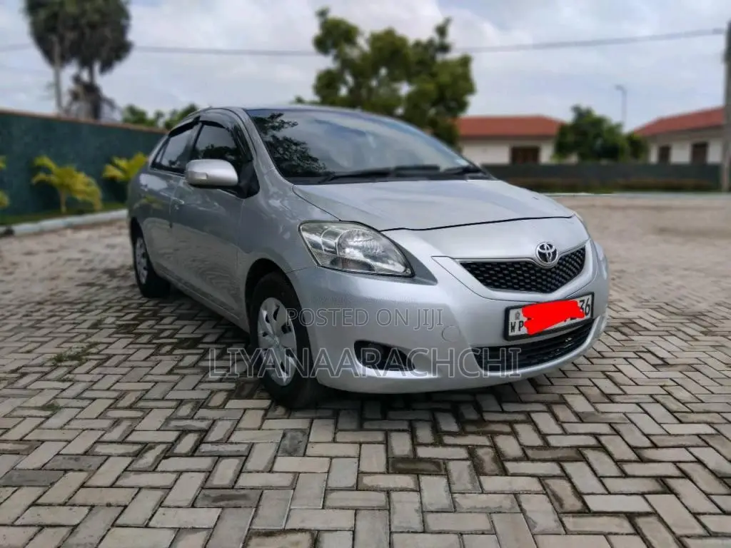 Toyota Belta 2011 Car (Used)