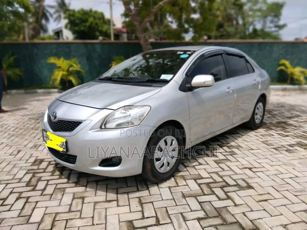 Toyota Belta 2011 Car (Used)