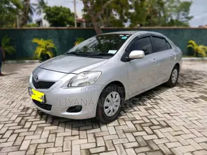 Toyota Belta 2011 Car (Used)