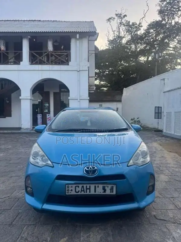 Toyota Aqua 2013 Car (Used)