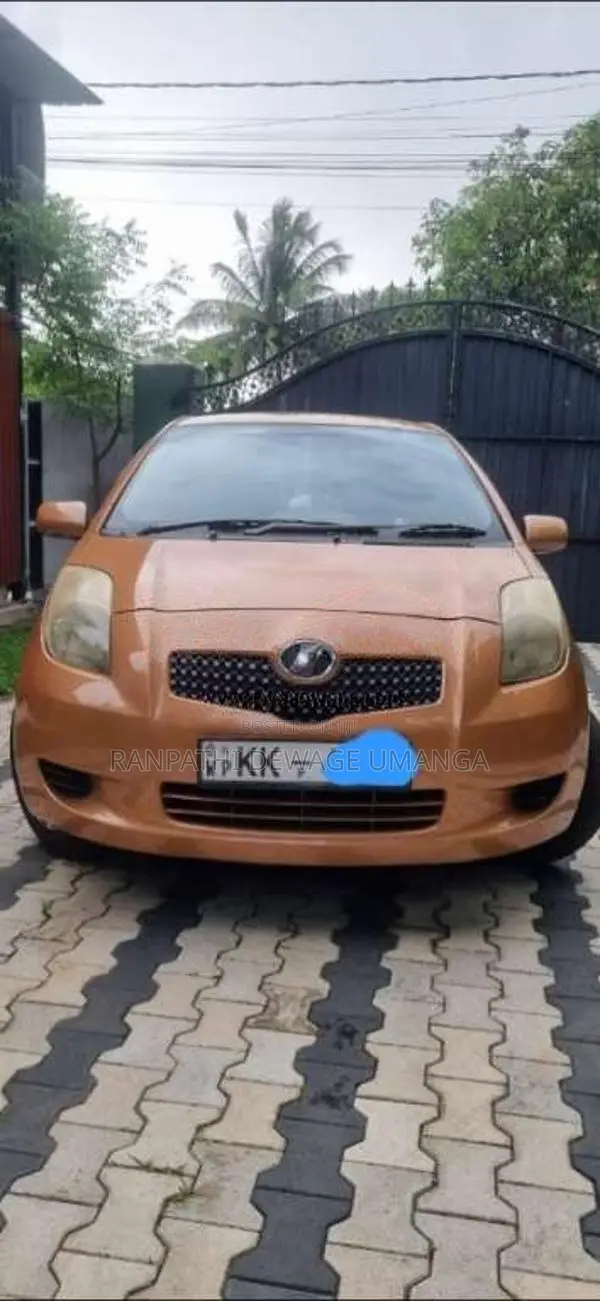 Toyota Vitz 2005 Car (Used)