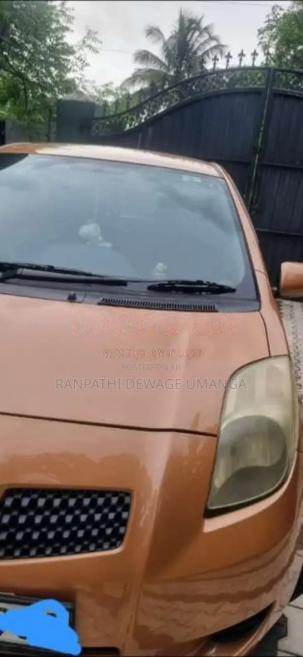 Toyota Vitz 2005 Car (Used)