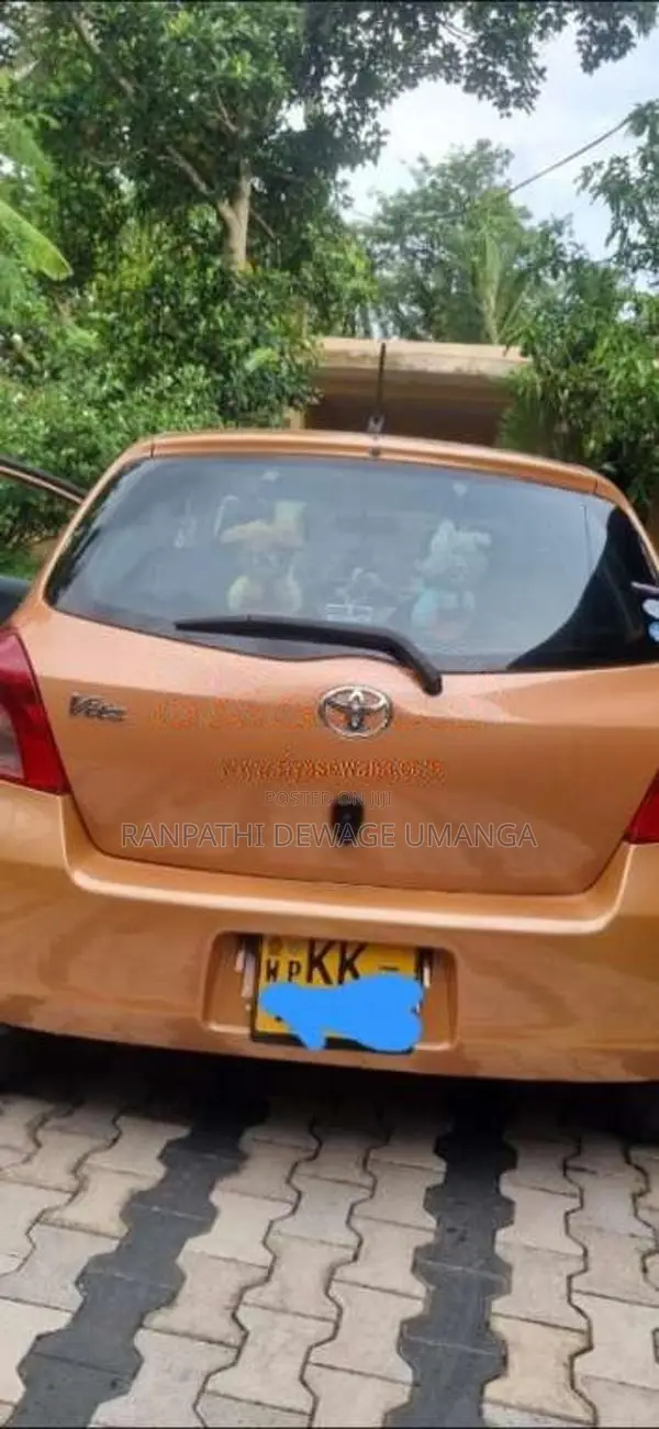 Toyota Vitz 2005 Car (Used)