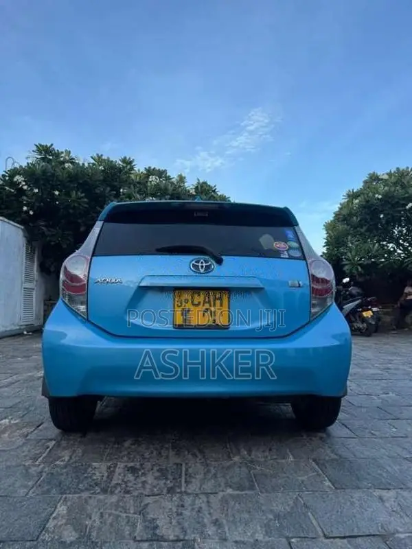 Toyota Aqua 2013 Car (Used)