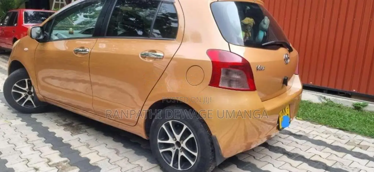 Toyota Vitz 2005 Car (Used)