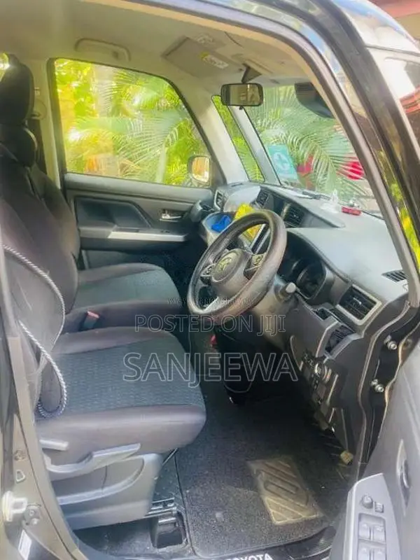 Toyota Roomy Custom G 2022 Car (Used)