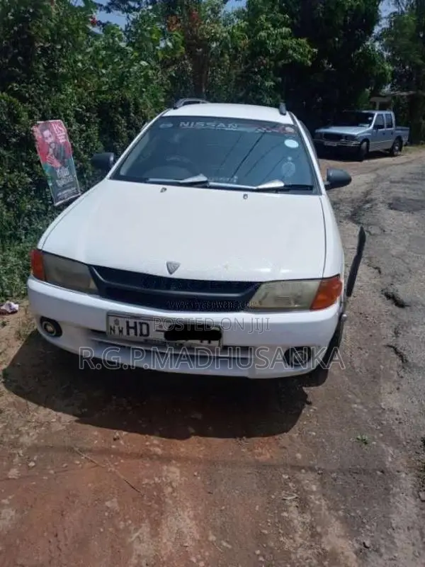Nissan Y11 2000 Car (Used)