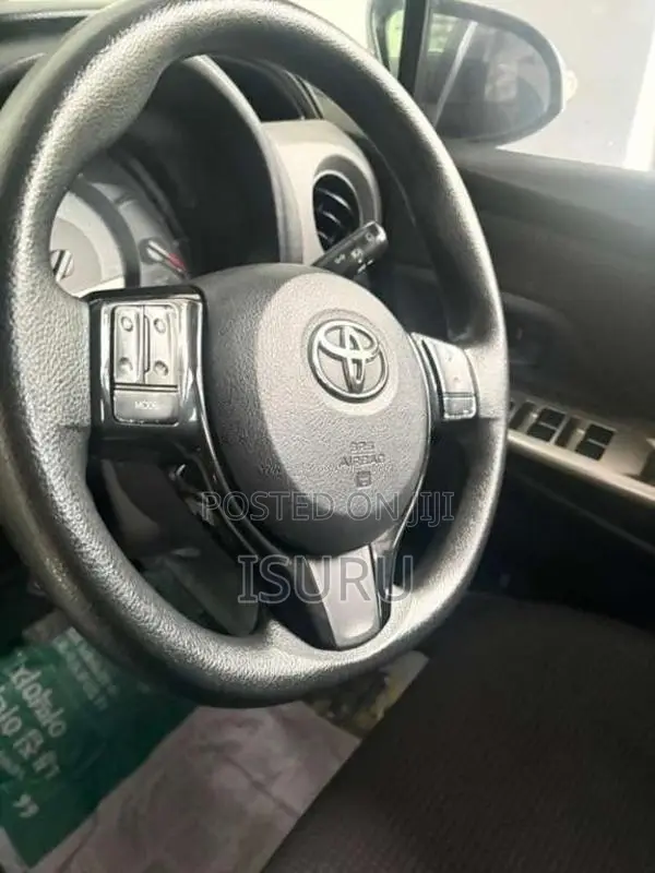 Toyota Vitz 2014 Car (Used)