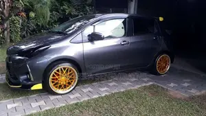 Toyota Vitz 2017 Car (Used)