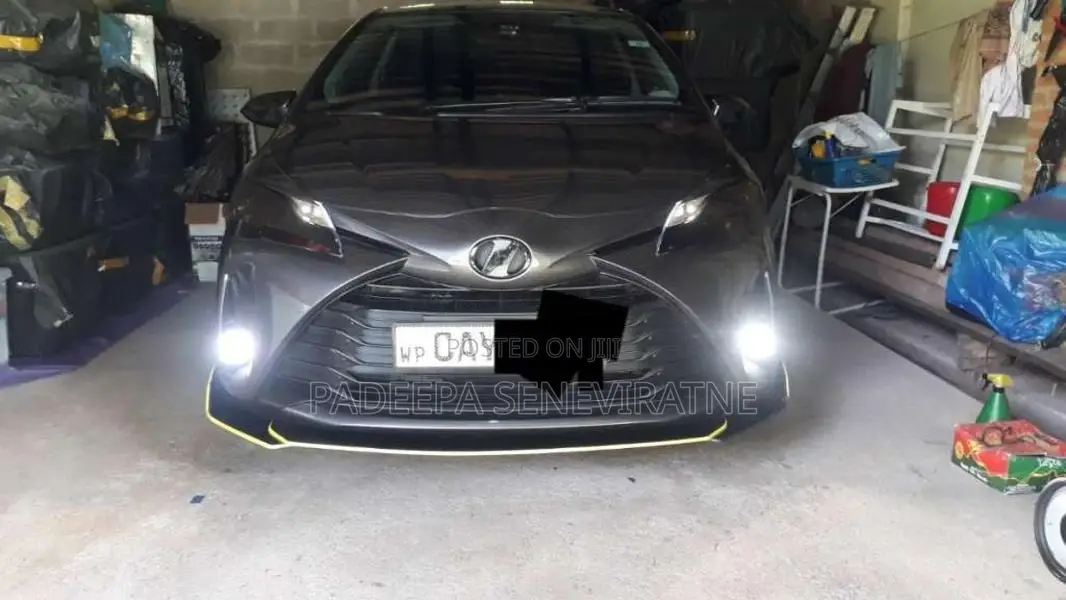 Toyota Vitz 2017 Car (Used)