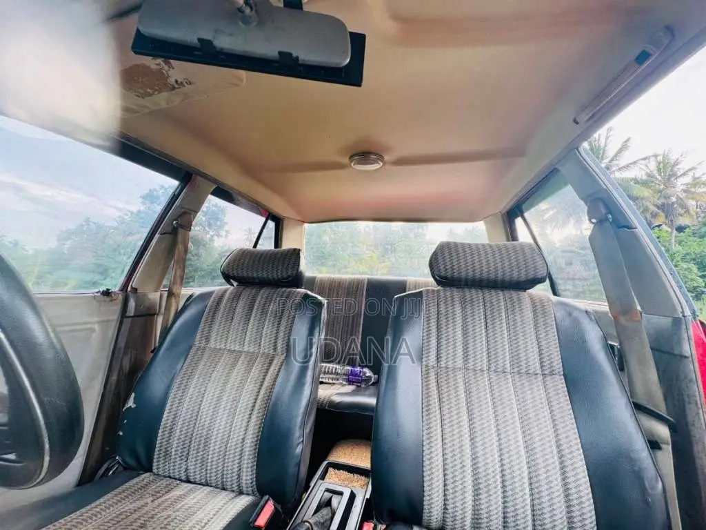 Mitsubishi Lancer Box 1982 Car (Used)