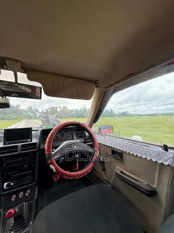 Mitsubishi Lancer Box 1982 Car (Used)