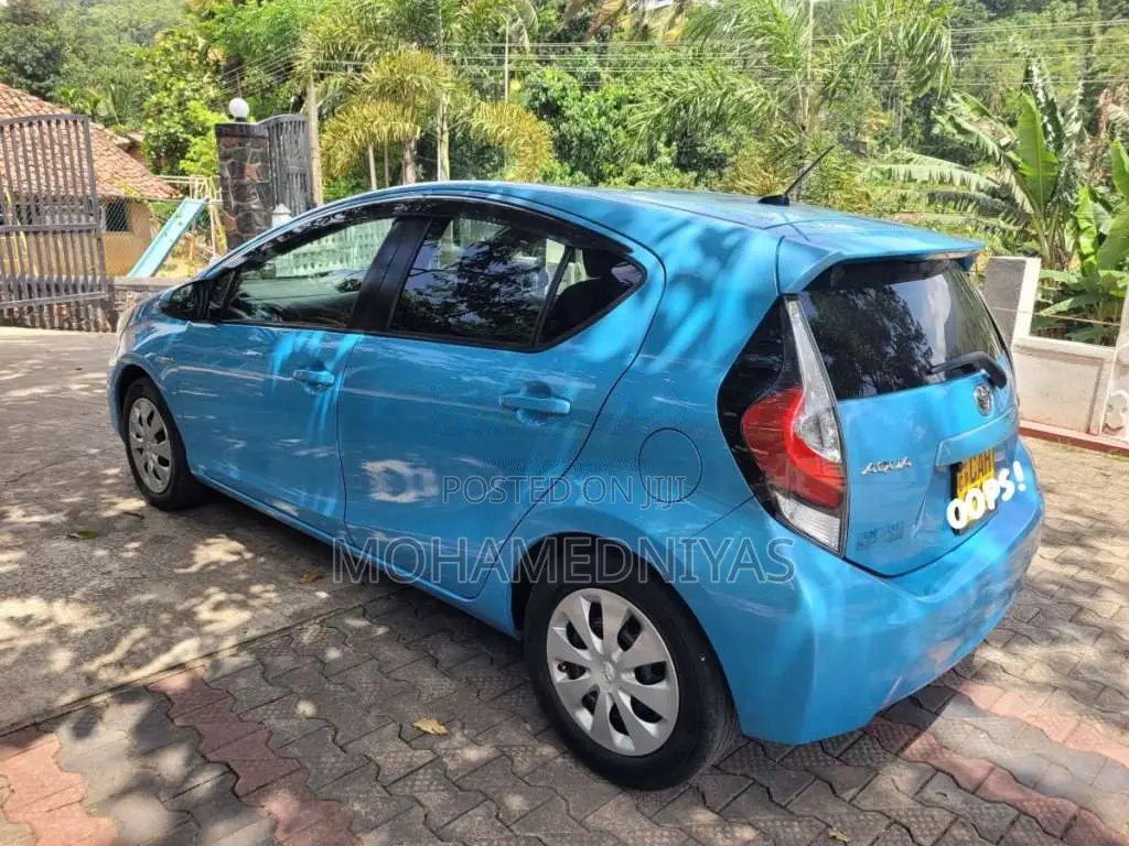Toyota Aqua 2012 Car (Used)
