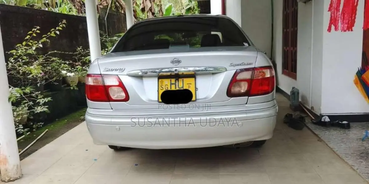 Nissan N16 2000 Car (Used)