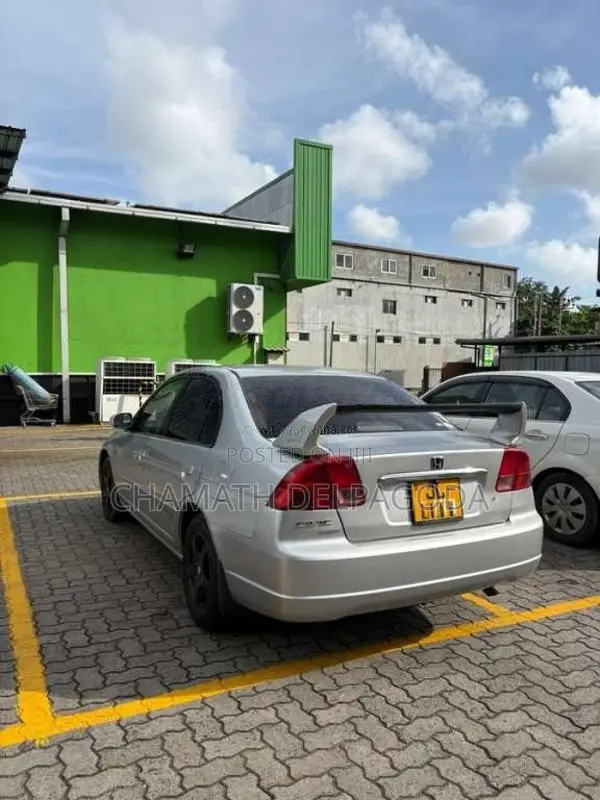 Honda Civic ES 2000 Car (Used)