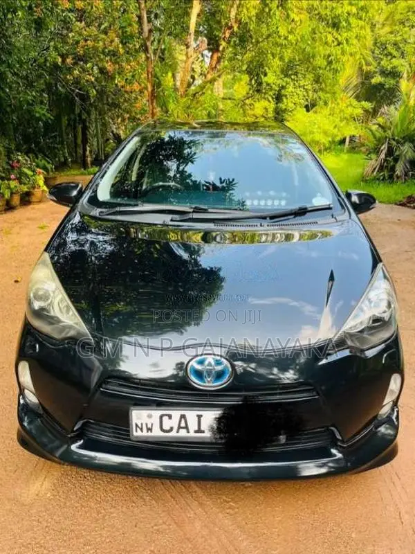 Toyota Aqua 2014 Car (Used)