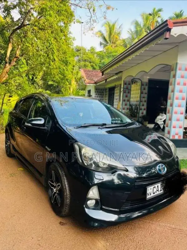 Toyota Aqua 2014 Car (Used)