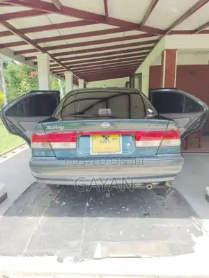 Nissan SUNNY FB15 2001 Car (Used)