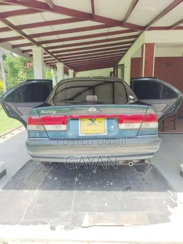Nissan SUNNY FB15 2001 Car (Used)