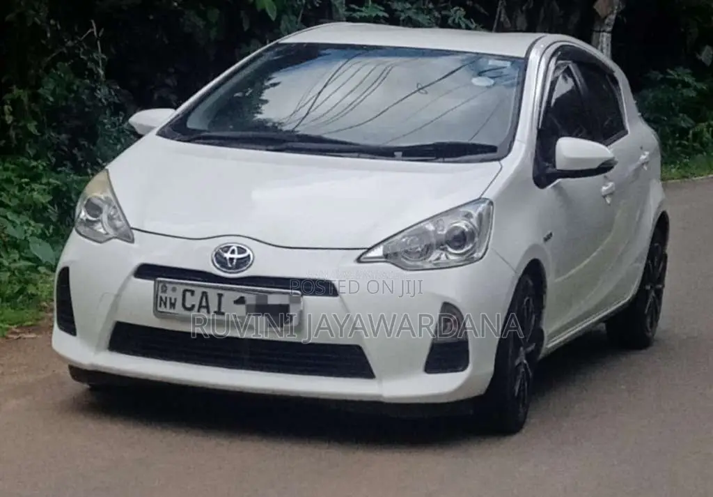 Toyota Aqua 2014 Car (Used)