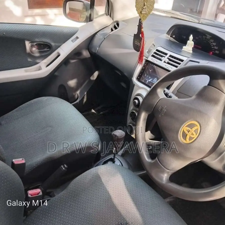 Toyota Vitz 2007 Car (Used)