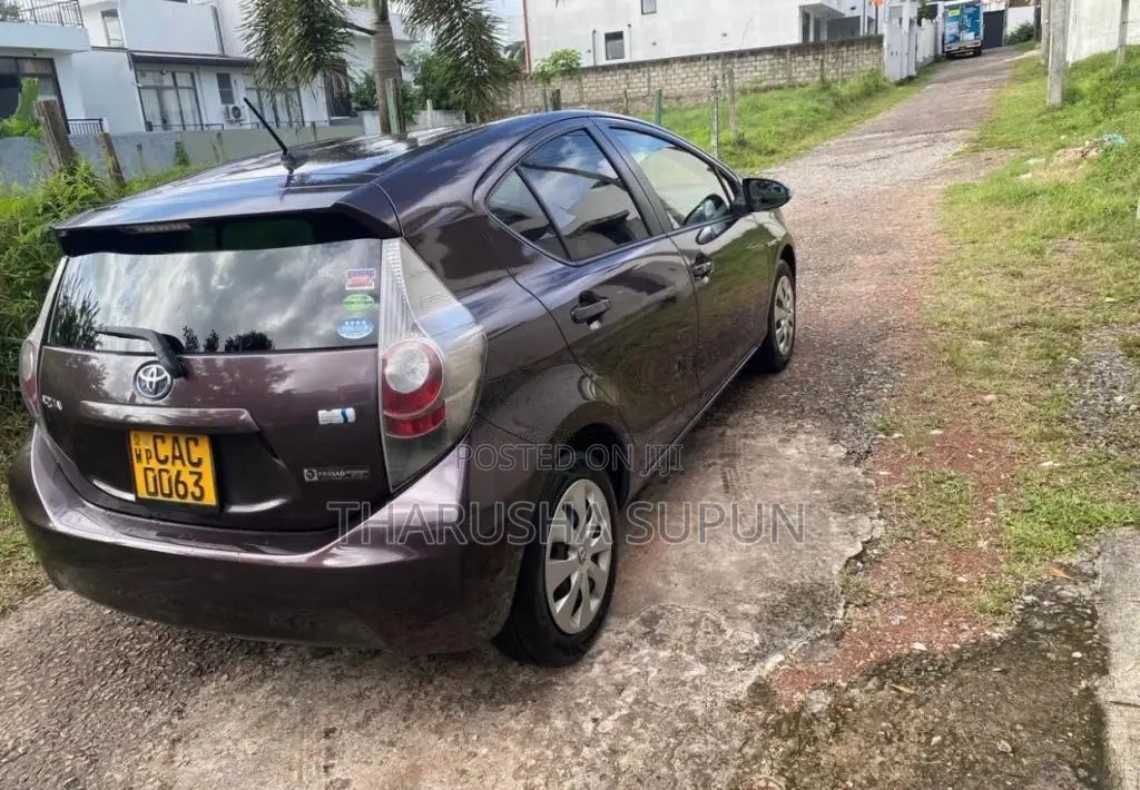Toyota Aqua 2014 Car (Used)