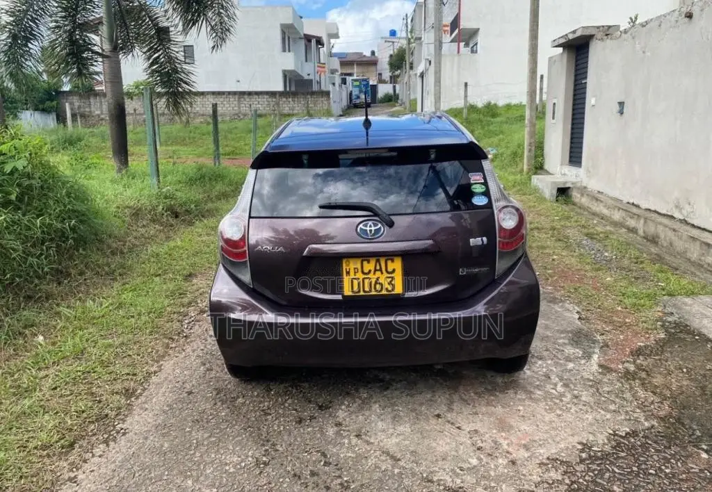 Toyota Aqua 2014 Car (Used)