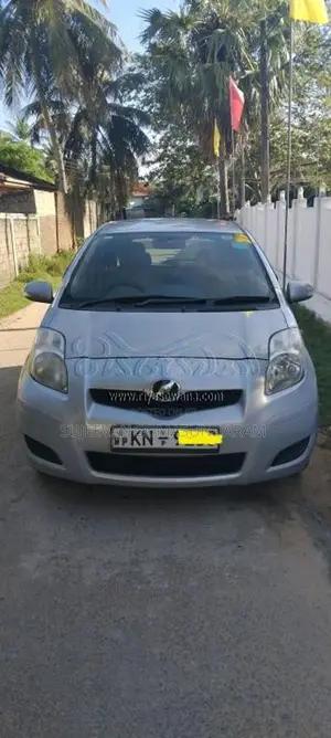 Toyota Vitz 2007 Car (Used)