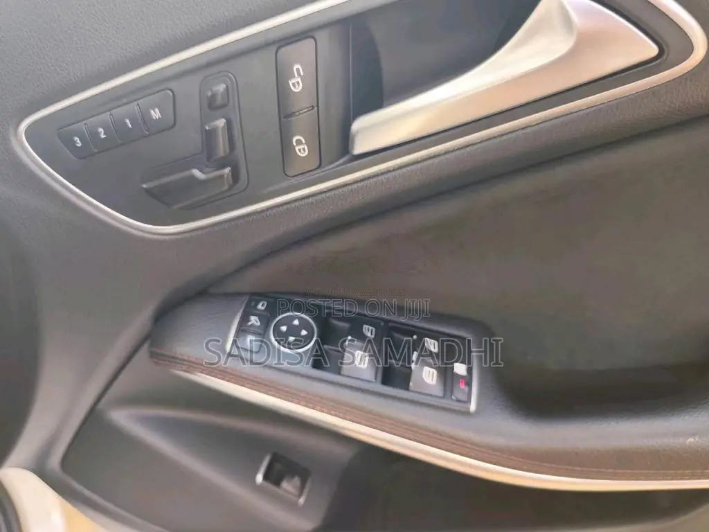 Mercedes-Benz CLA 180 2015 Car (Used)